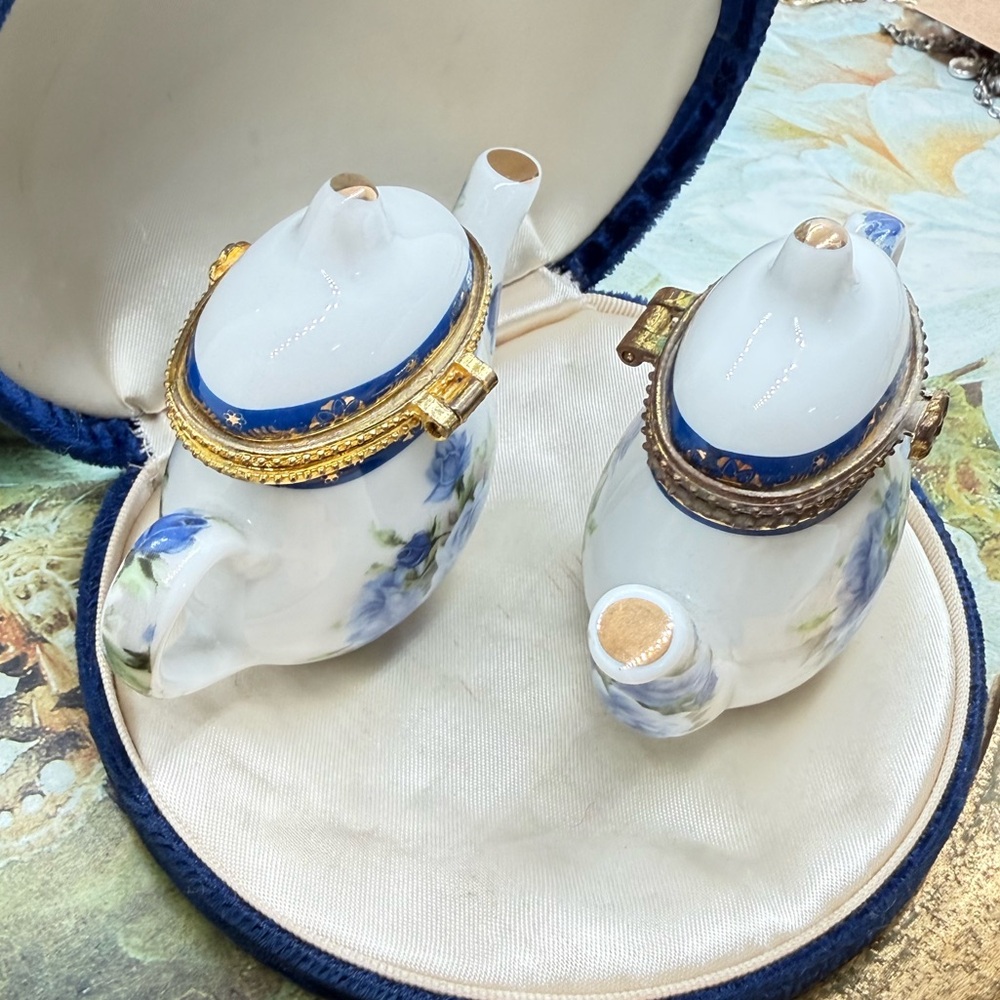Vintage blue rose teapot trinket box lot